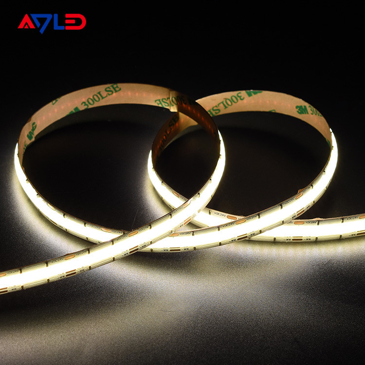 고밀도 DC24V 점 없는 라인러 LED 조정 가능한 CCT (2700K-6500K) COB 640Leds 스트립 라이트 저전압 테이프 라이트